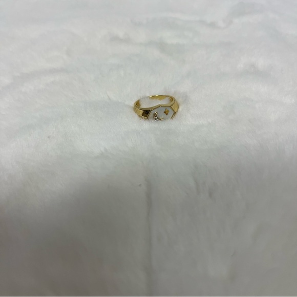 FREE PEOPLE WANDERLUST DREAMCHASER MOON RING GOLD SIZE 6 - Picture 6 of 9